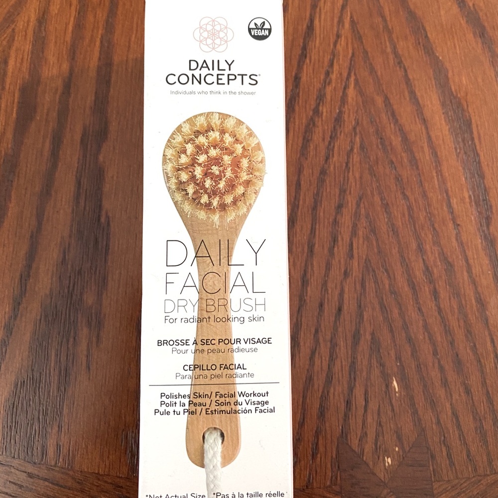 Daily Concepts facial dry brush